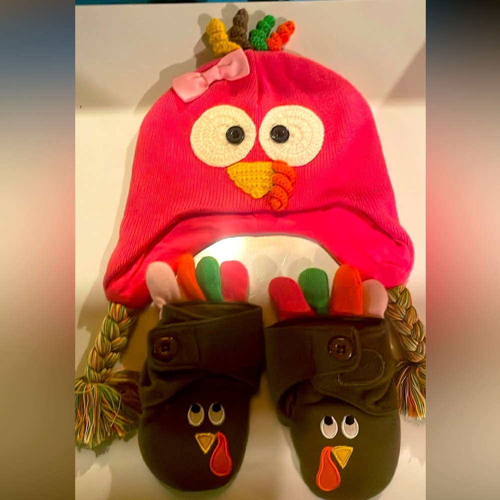 Turkey hat and booties size 3-6 months